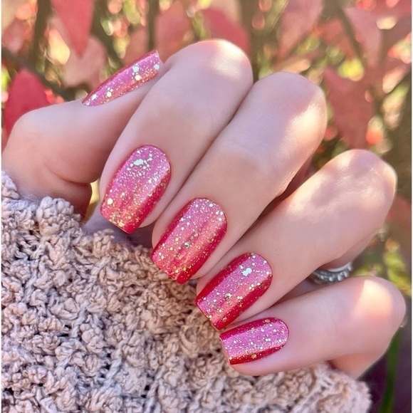 Color Street | Cran-apple Sprit z cranberry red with chunky gold flakes nail set - Picture 1 of 11